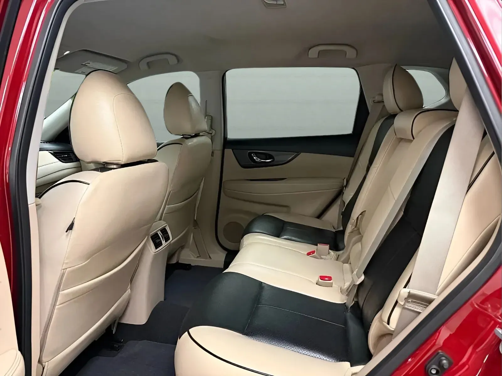 2018 Nissan Rogue SV - Photo 11