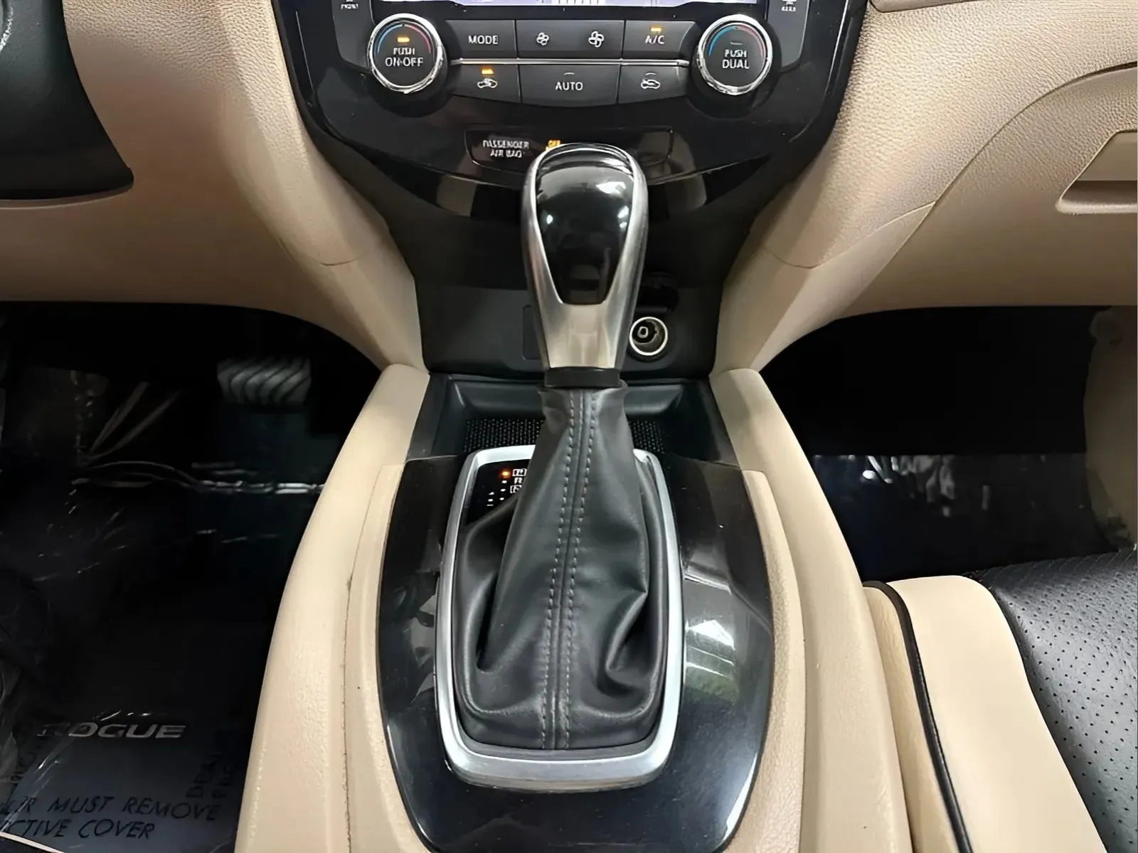 2018 Nissan Rogue SV - Photo 21