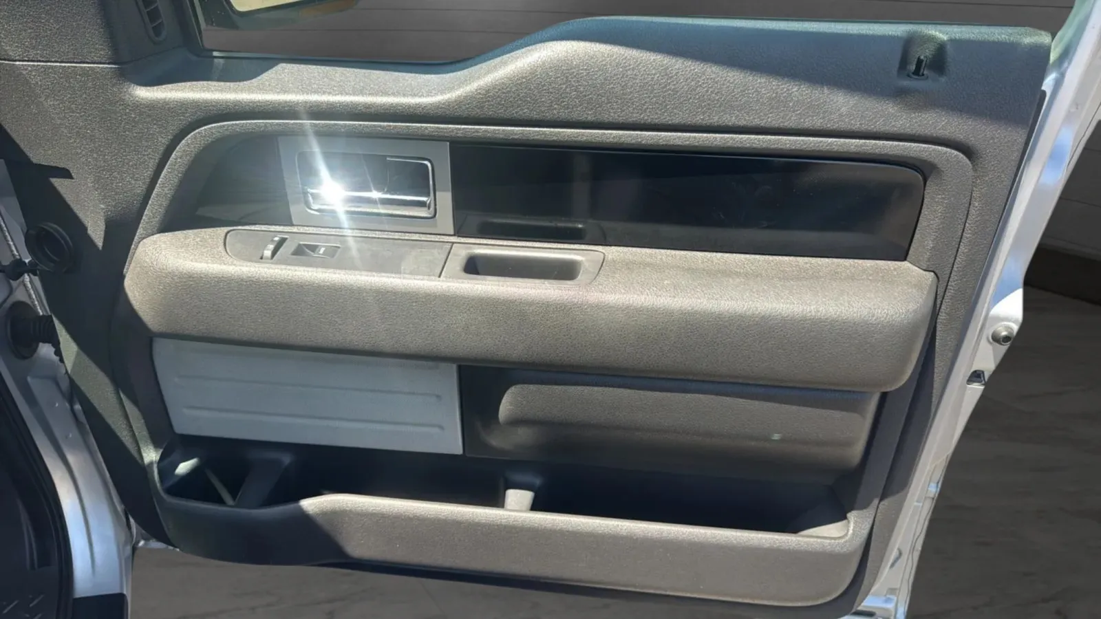 2011 Ford F-150 XLT - Photo 9