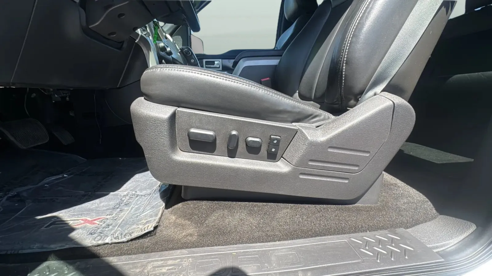2011 Ford F-150 XLT - Photo 12