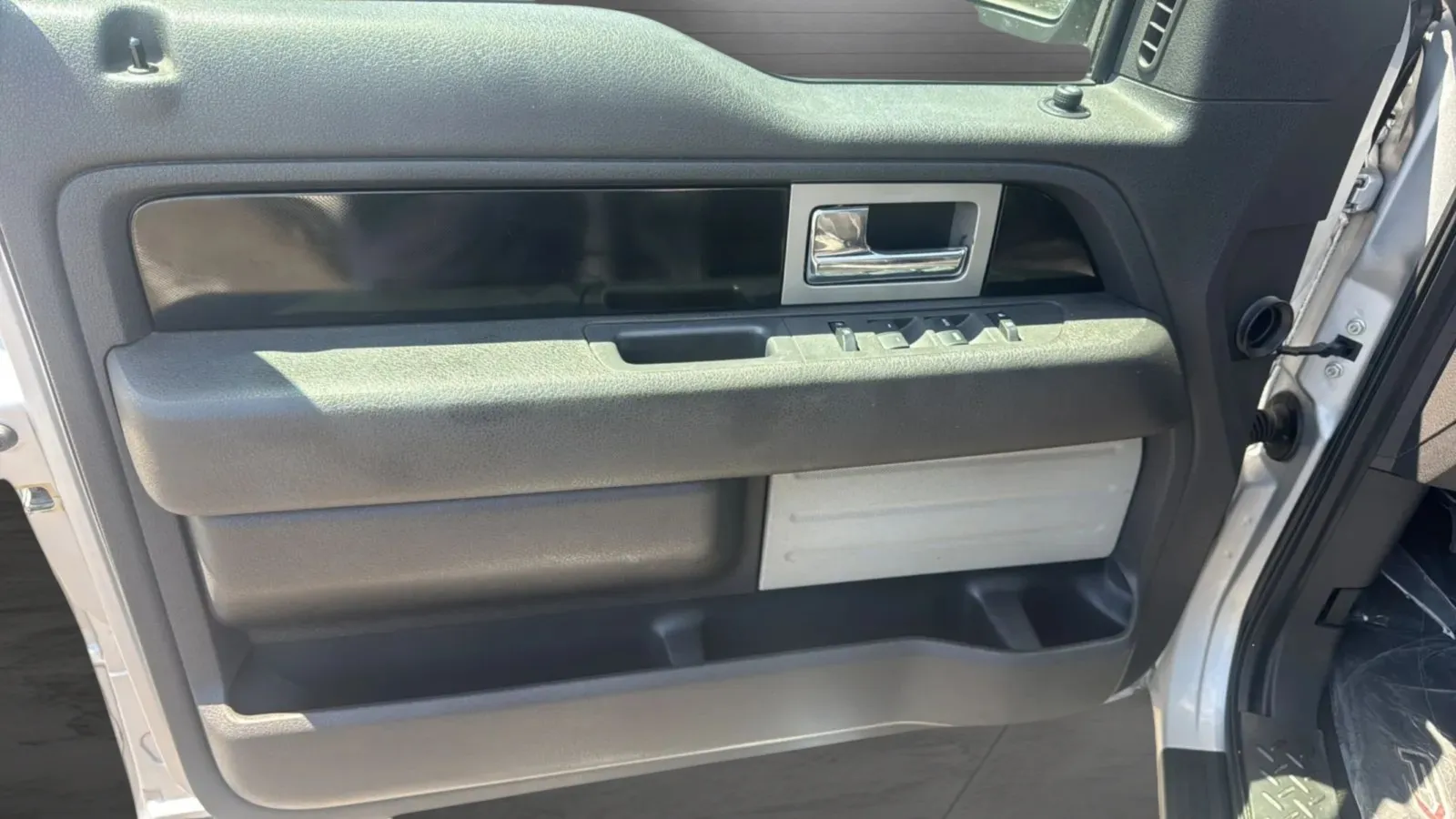 2011 Ford F-150 XLT - Photo 10