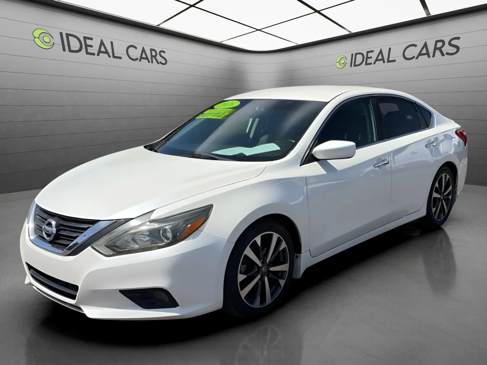 White 2016 Nissan Altima 2.5 SR for sale in Mesa, AZ
