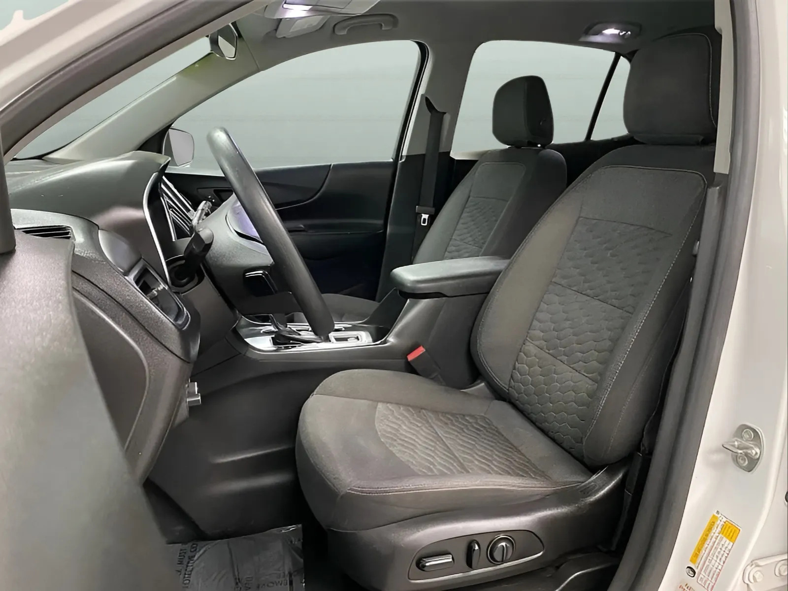 2021 Chevrolet Equinox LT - Photo 9