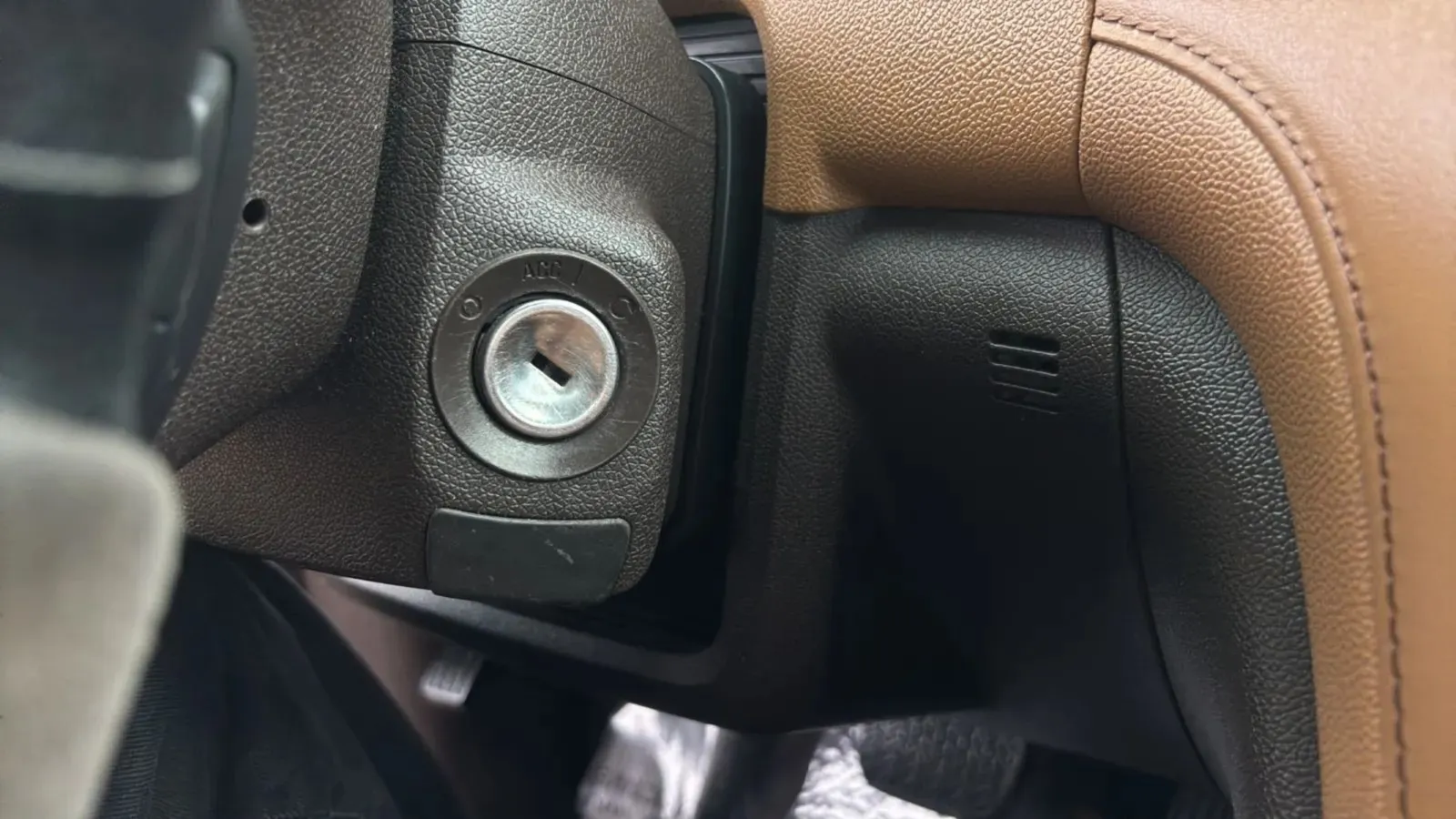 Buick Enclave photo 16