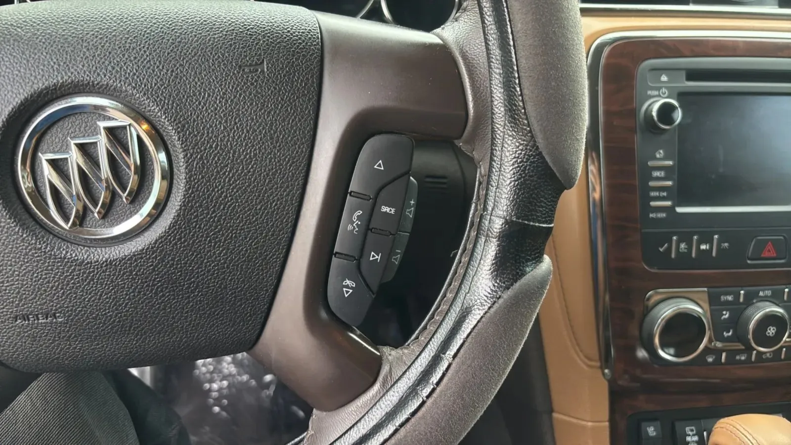 Buick Enclave photo 19