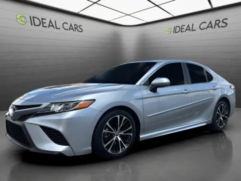 Silver 2020 Toyota Camry SE for sale in Mesa, AZ