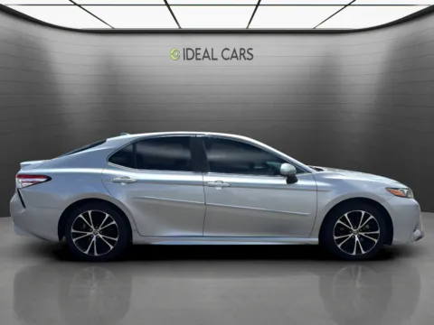 More photos of 2020 Toyota Camry SE at Ideal Cars - East Mesa (Hill), AZ