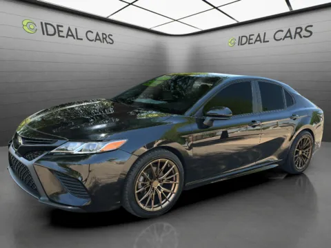Black 2020 Toyota Camry SE for sale in Mesa, AZ