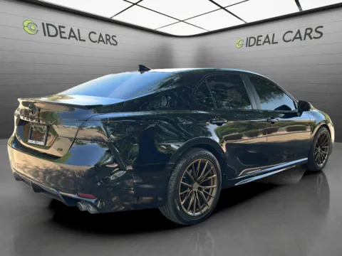 More photos of 2020 Toyota Camry SE at Ideal Cars - East Mesa (Hill), AZ