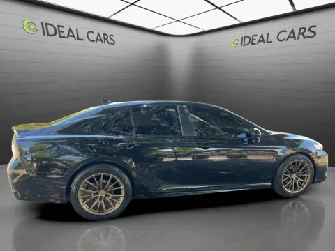 More photos of 2020 Toyota Camry SE at Ideal Cars - East Mesa (Hill), AZ