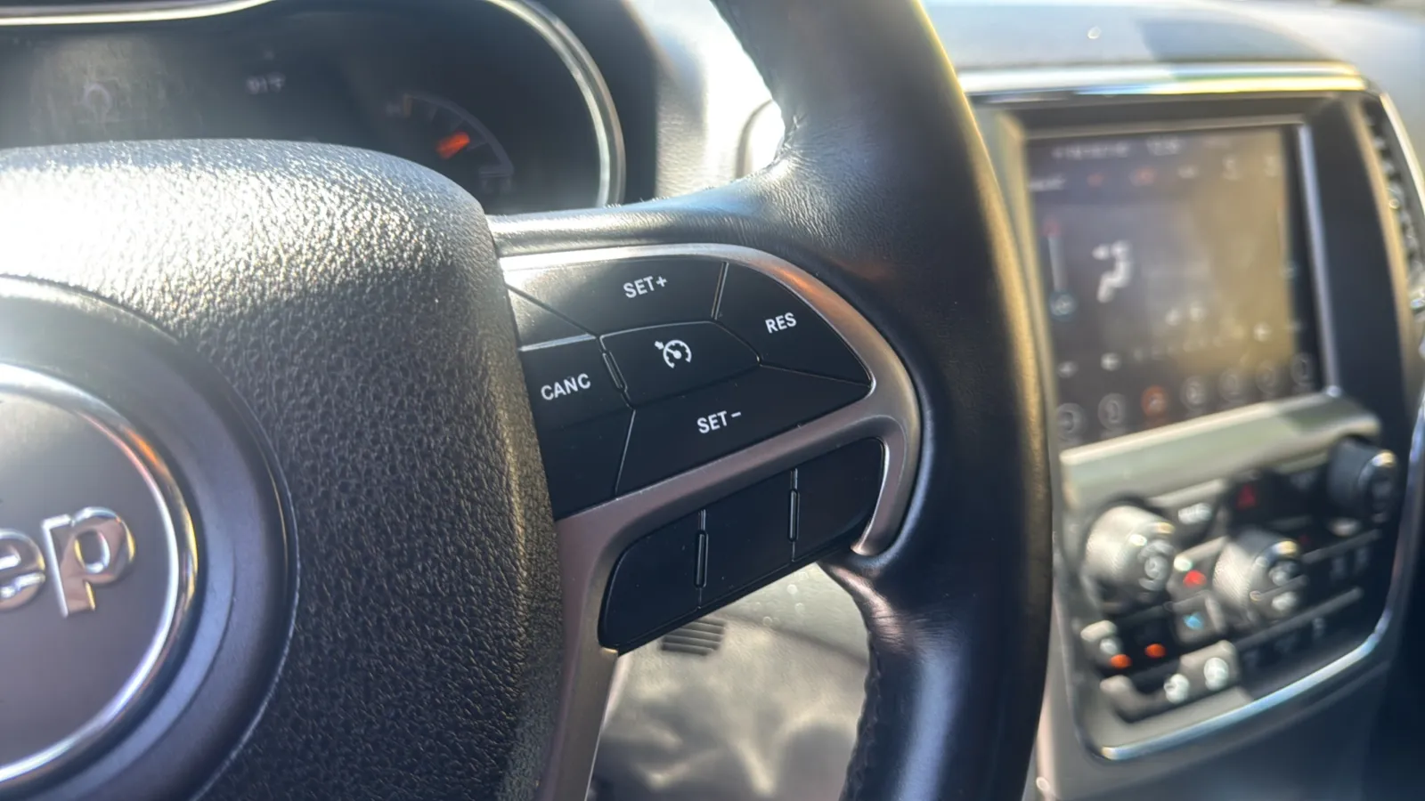 2018 Jeep Grand Cherokee Altitude - Photo 25