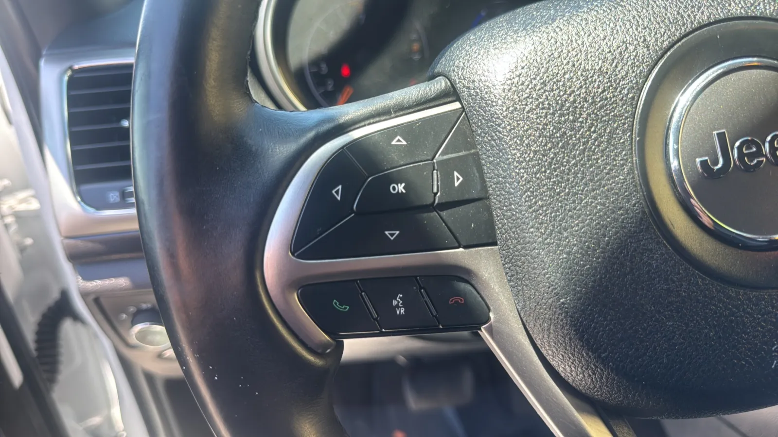 2018 Jeep Grand Cherokee Altitude - Photo 26