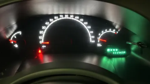 More photos of 2005 Chrysler Pacifica at Ideal Cars - East Mesa (Hill), AZ