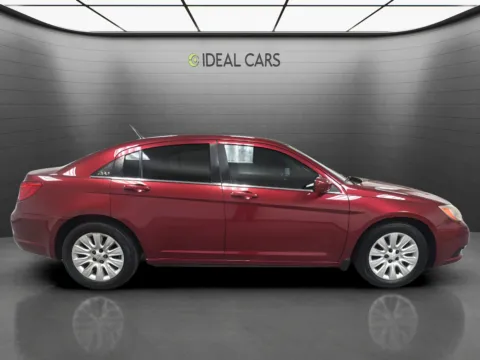 More photos of 2011 Chrysler 200 LX at Ideal Cars - East Mesa (Hill), AZ