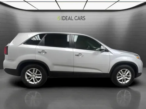 More photos of 2014 Kia Sorento LX at Ideal Cars - East Mesa (Hill), AZ