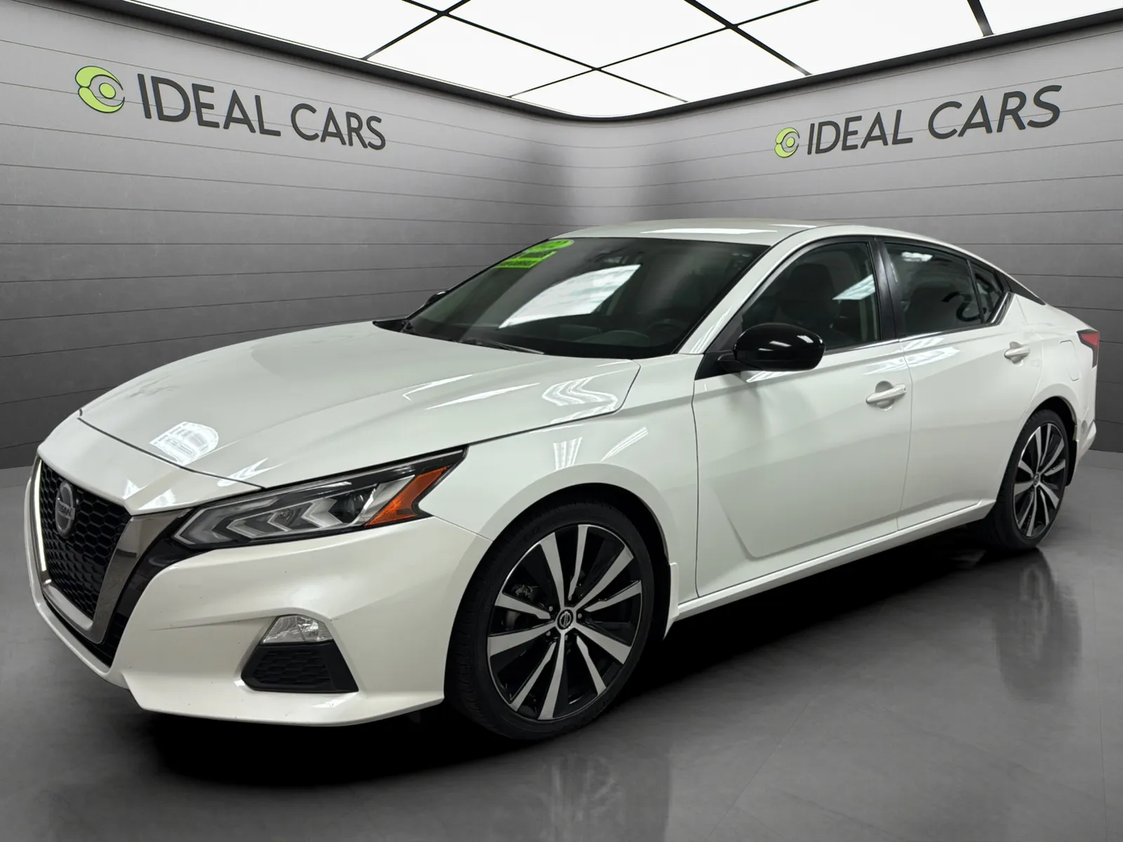 White 2022 Nissan Altima 2.5 SR for sale in Mesa, AZ