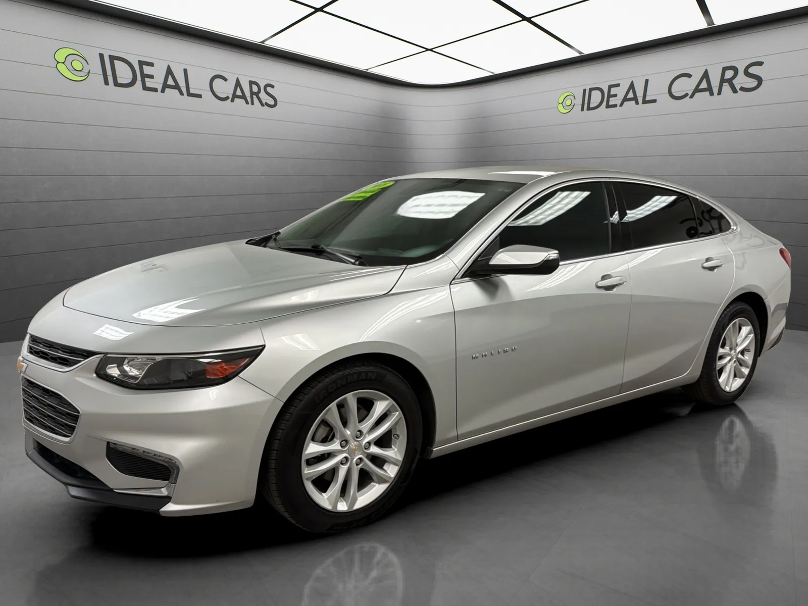 Silver 2018 Chevrolet Malibu LT for sale in Mesa, AZ