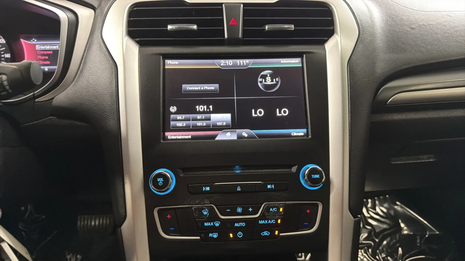 Ford Fusion photo 14