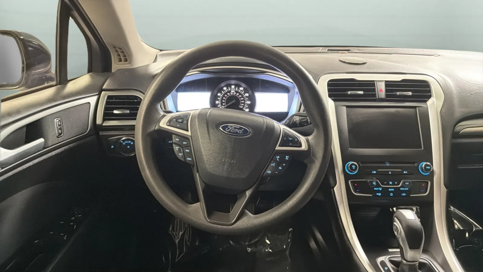 Ford Fusion photo 10