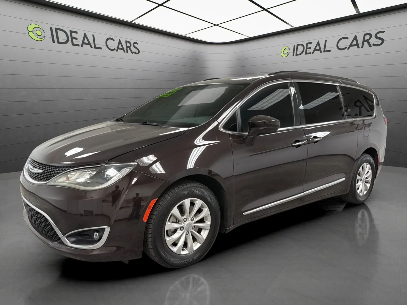 Red 2017 Chrysler Pacifica Touring-L for sale in Mesa, AZ