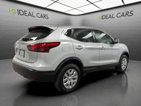 More photos of 2018 Nissan Rogue Sport S at Ideal Cars - East Mesa (Hill), AZ