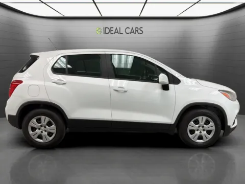 More photos of 2017 Chevrolet Trax LS at Ideal Cars - East Mesa (Hill), AZ