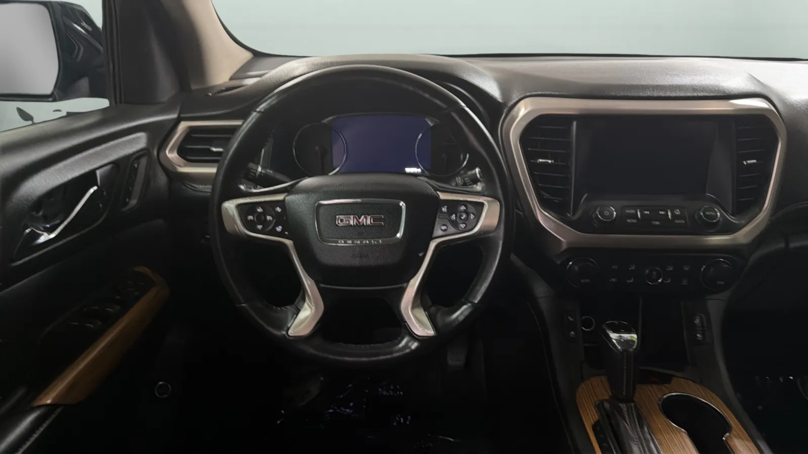 GMC Acadia photo 10