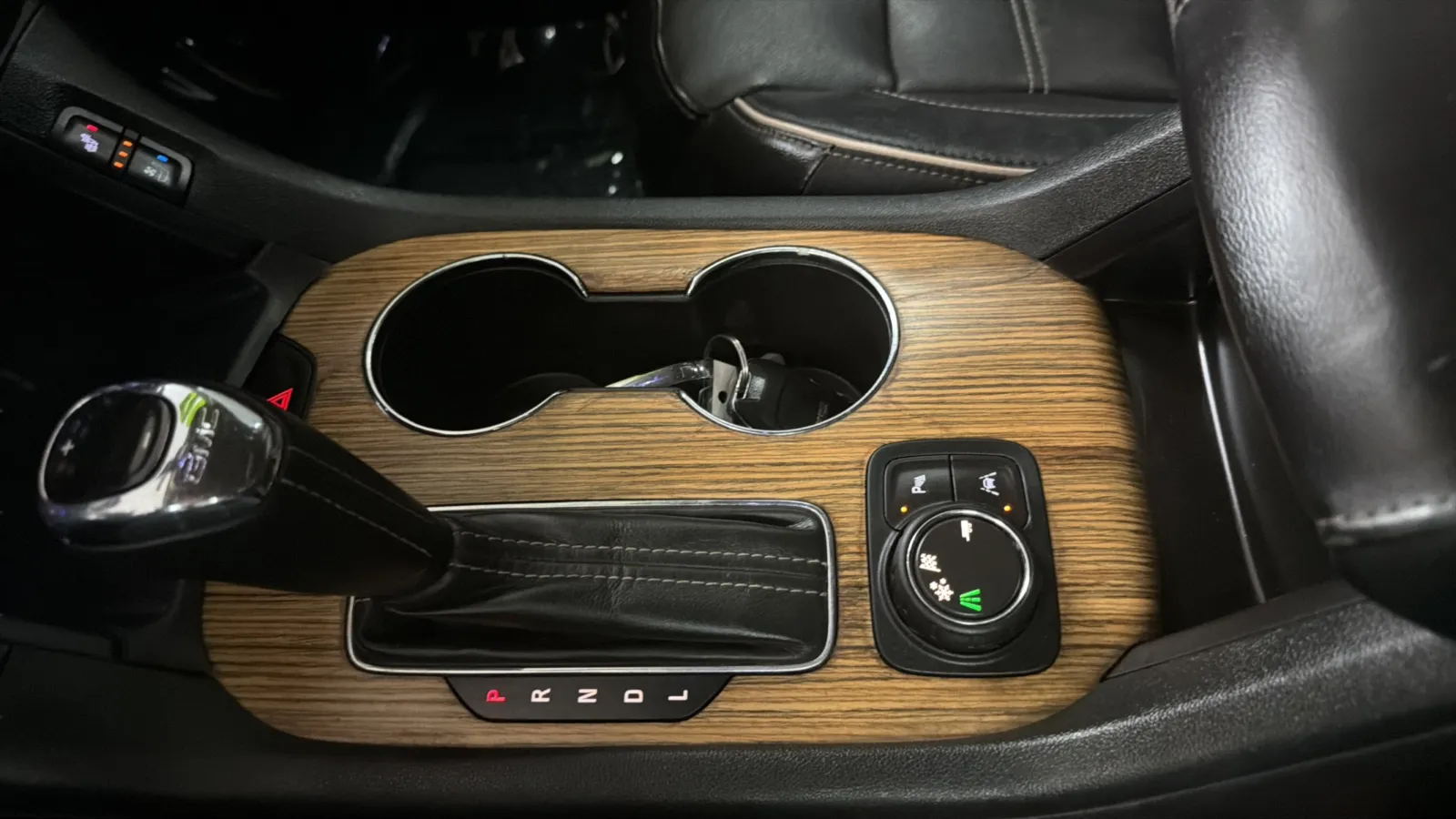 GMC Acadia photo 12