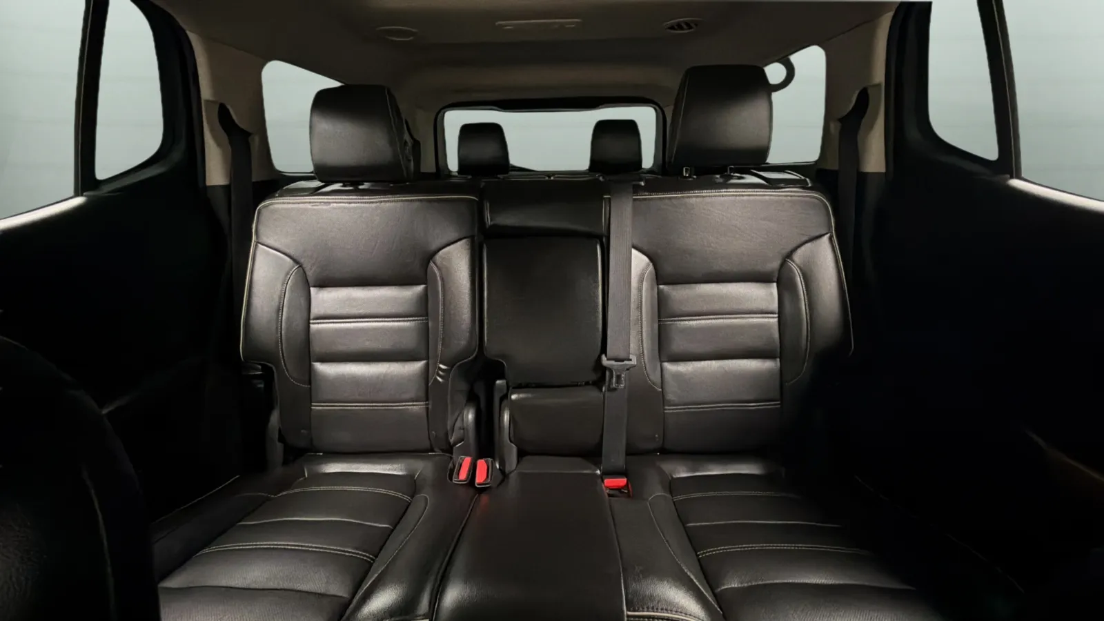 GMC Acadia photo 17