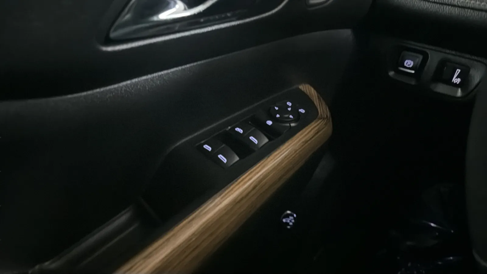 GMC Acadia photo 15