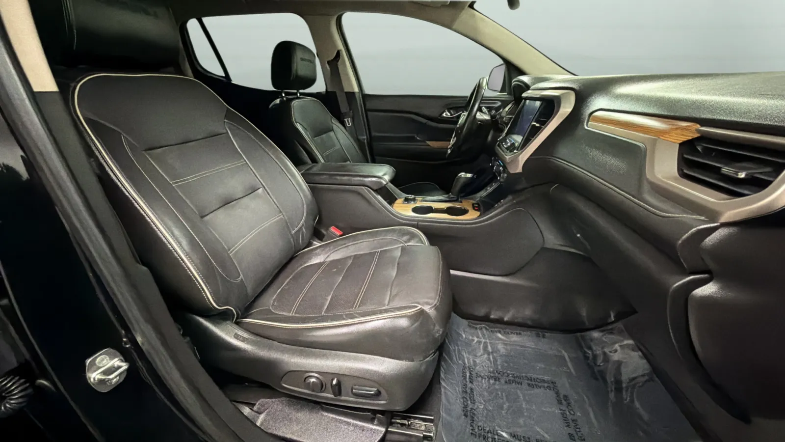 GMC Acadia photo 19