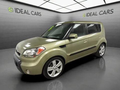 Green 2010 Kia Soul ! for sale in Mesa, AZ