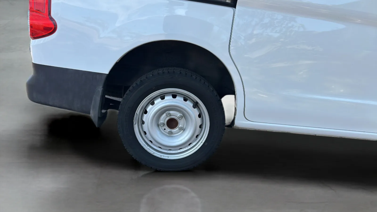 Nissan NV200 photo 32