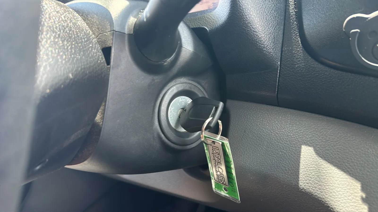 Nissan NV200 photo 16