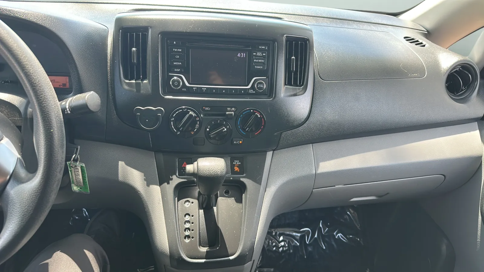 Nissan NV200 photo 13