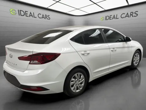 More photos of 2020 Hyundai ELANTRA SE at Ideal Cars - East Mesa (Hill), AZ