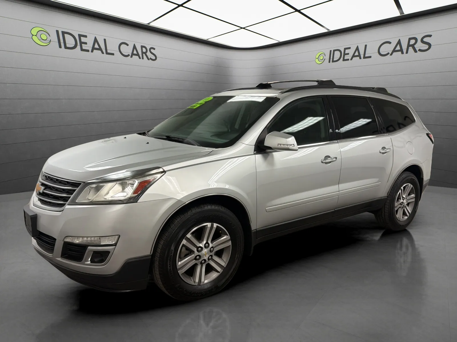 Silver 2016 Chevrolet Traverse LT for sale in Mesa, AZ