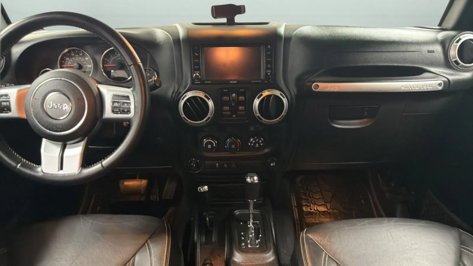 Jeep Wrangler photo 14
