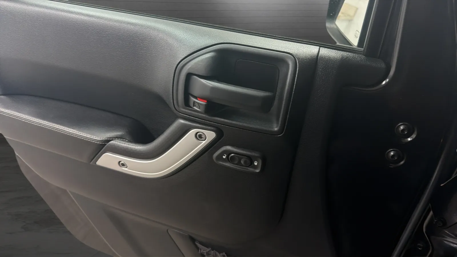 Jeep Wrangler photo 15