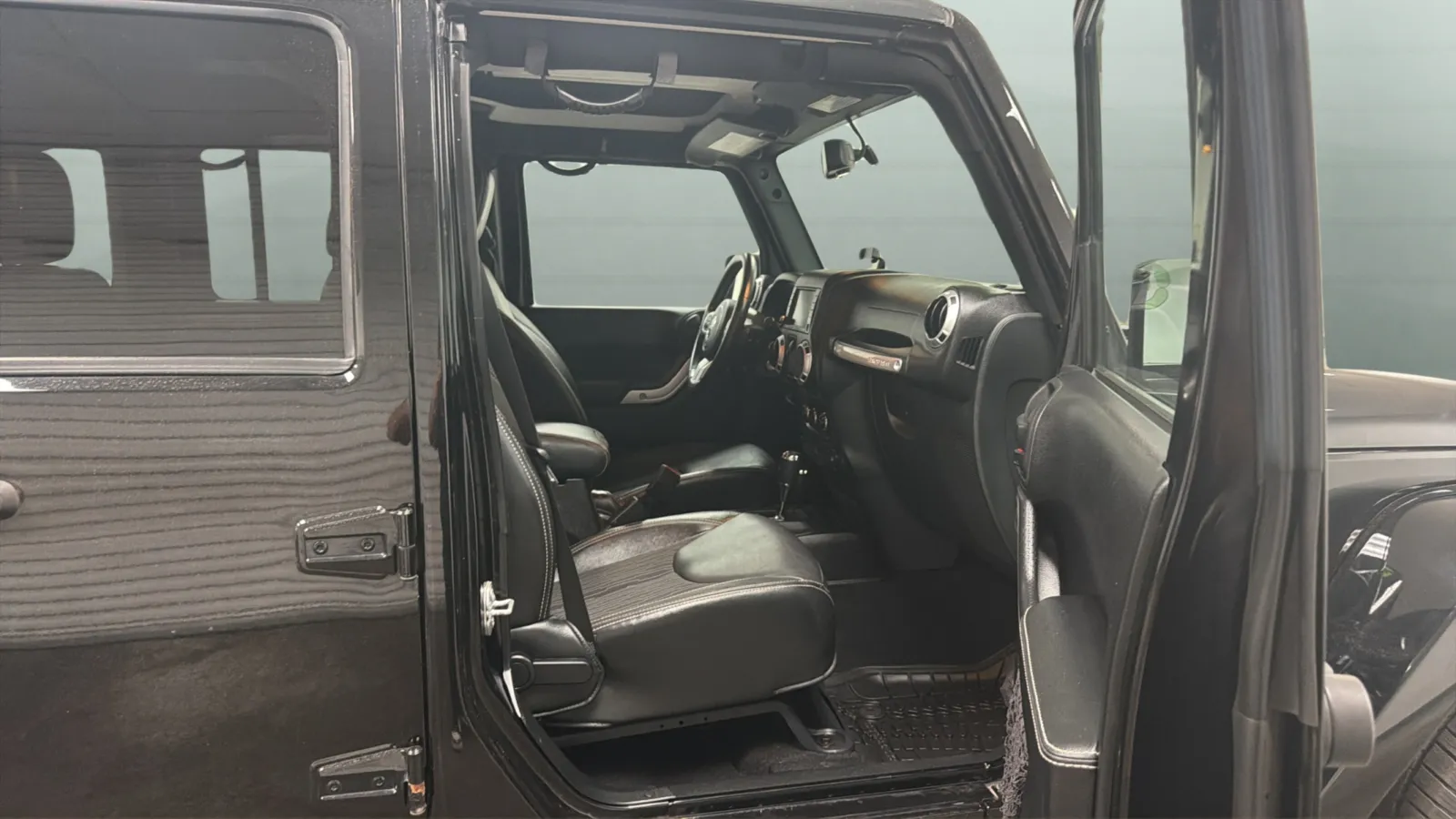 Jeep Wrangler photo 20