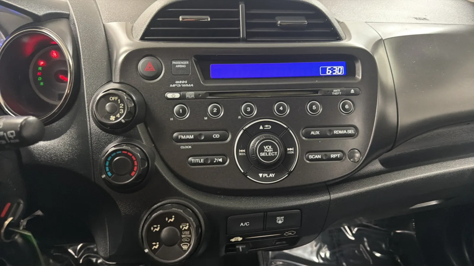 Honda Fit photo 14