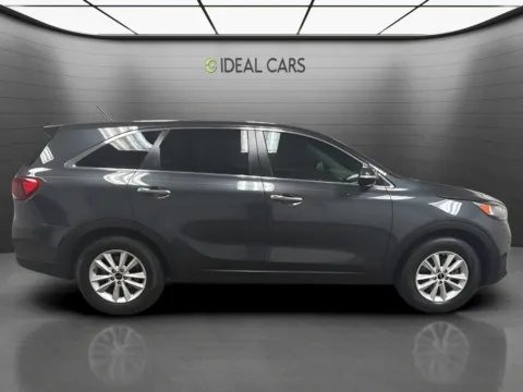 More photos of 2019 Kia Sorento LX at Ideal Cars - East Mesa (Hill), AZ