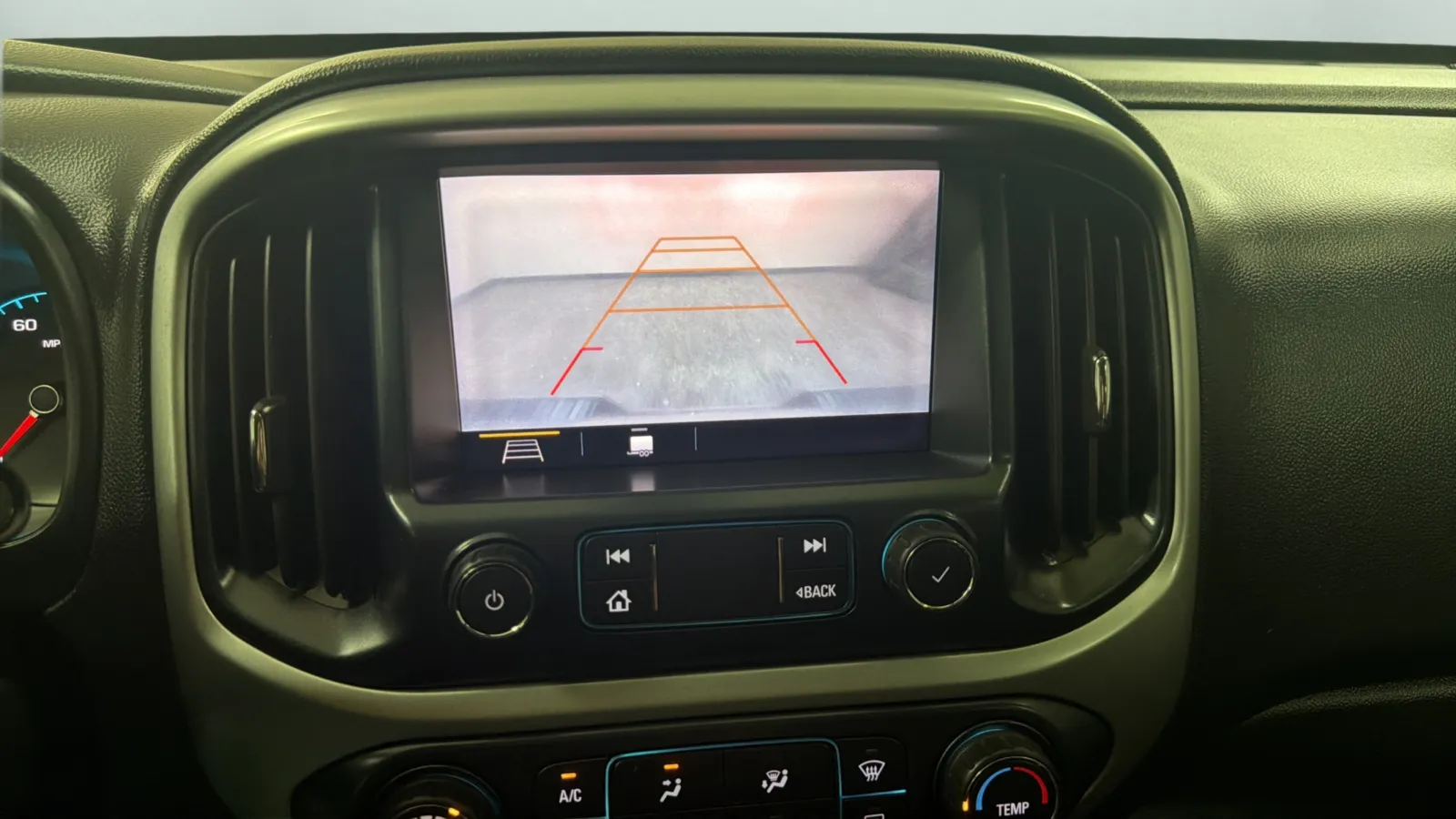 Chevrolet Colorado photo 14