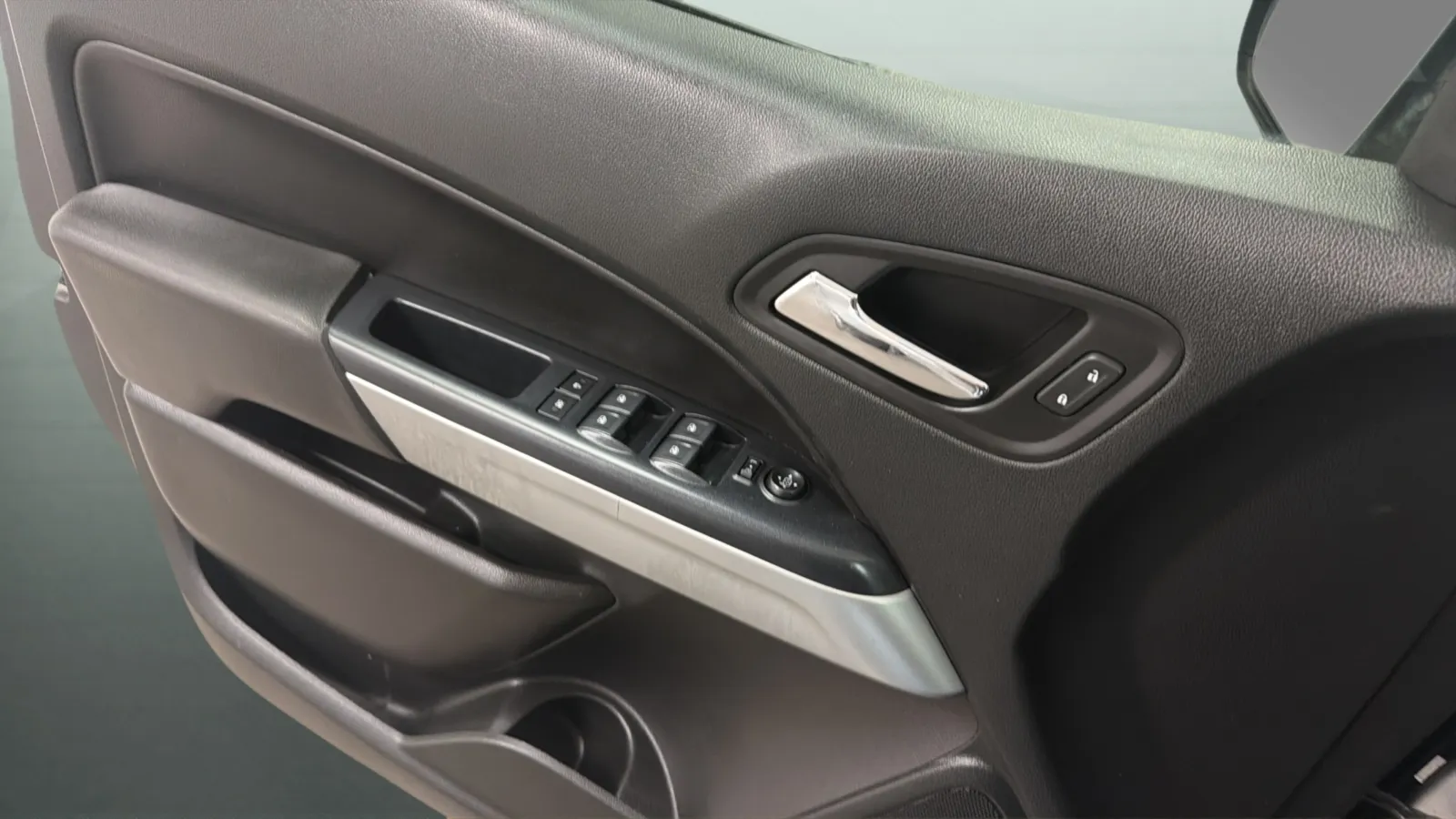 Chevrolet Colorado photo 16