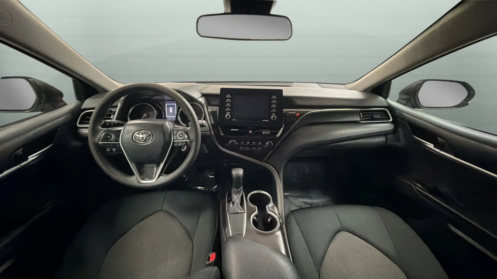 Toyota Camry photo 9