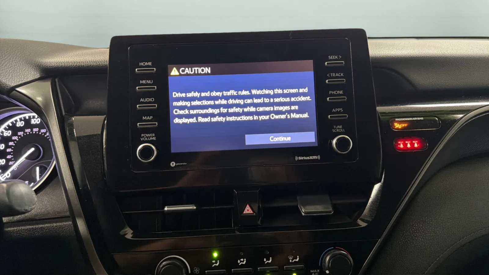 Toyota Camry photo 13