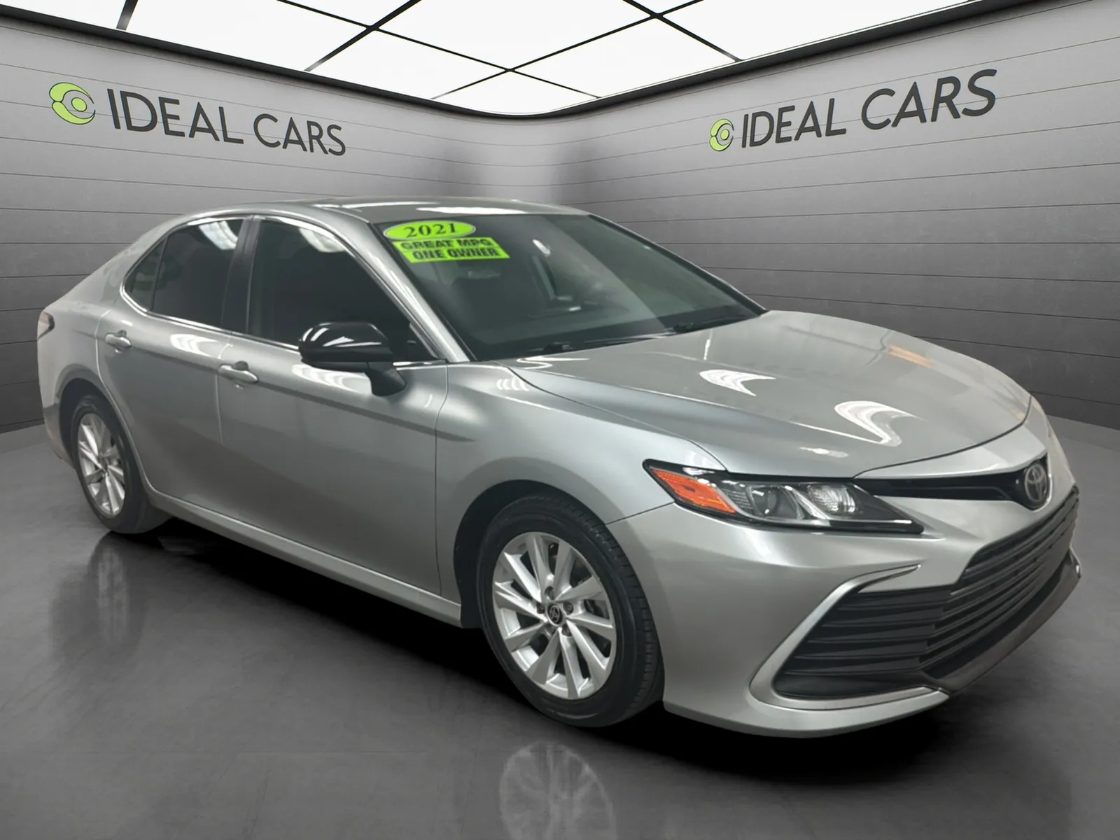 Toyota Camry photo 3