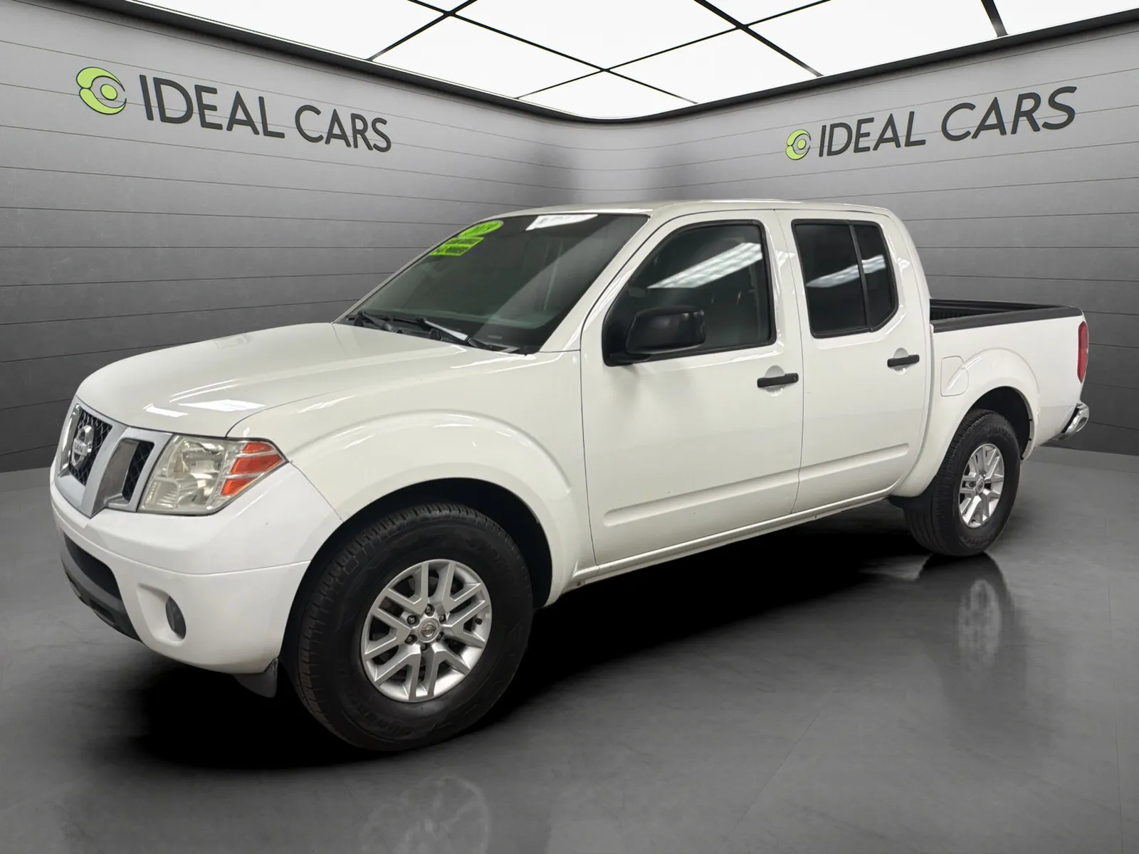 White 2019 Nissan Frontier SV V6 for sale in Mesa, AZ