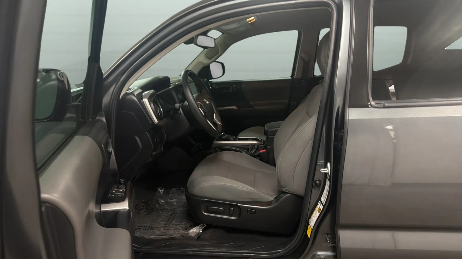 2023 Toyota Tacoma SR5 - Photo 21