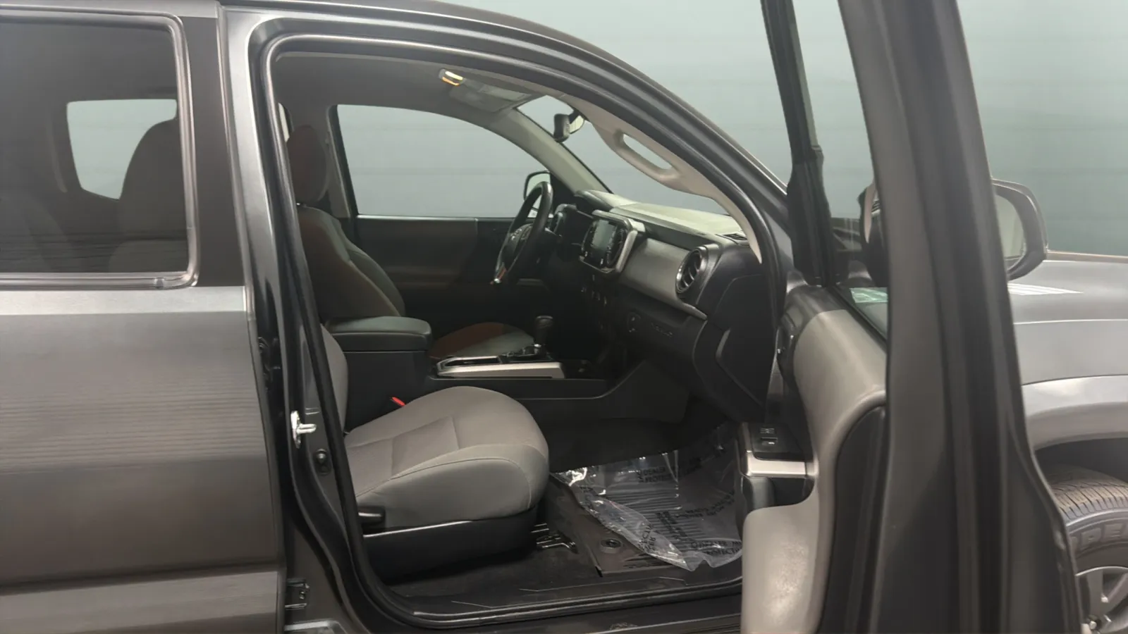 2023 Toyota Tacoma SR5 - Photo 22